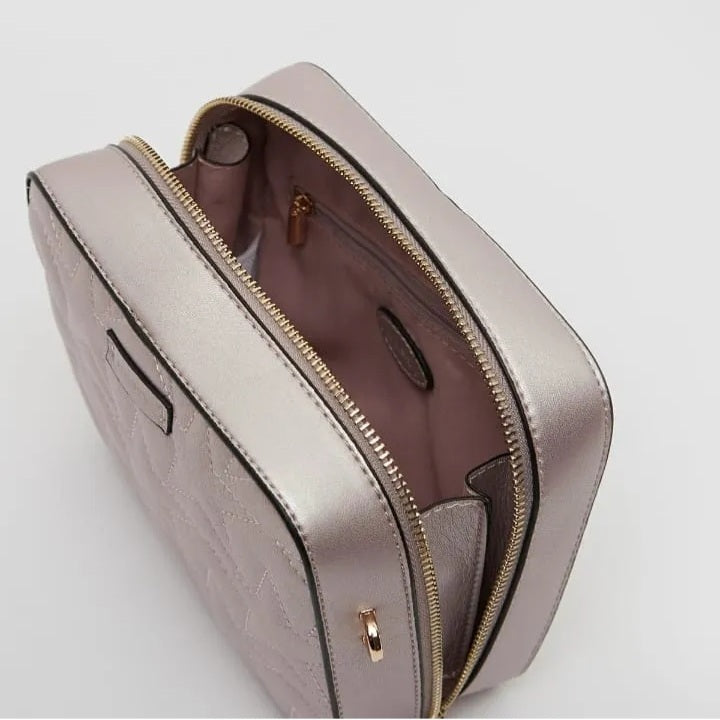 Crossbody quilted bag