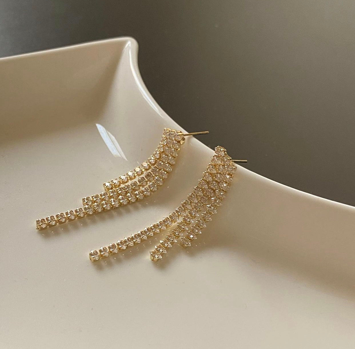 Curtain earrings