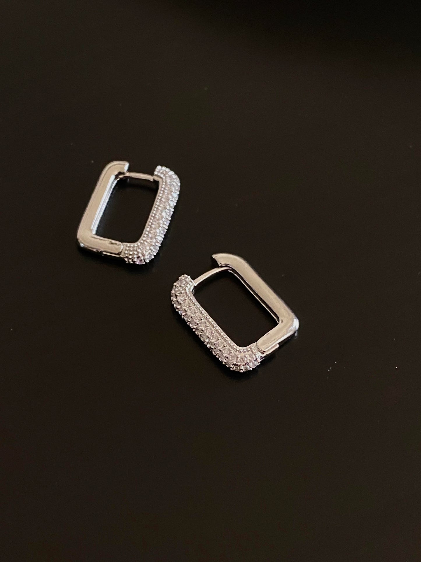 Silver diamond tucked